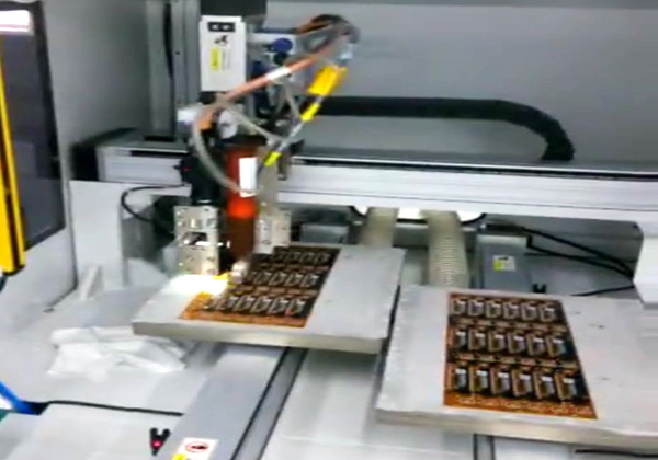 柜式雙Y軸點(diǎn)膠機(jī)SF-80